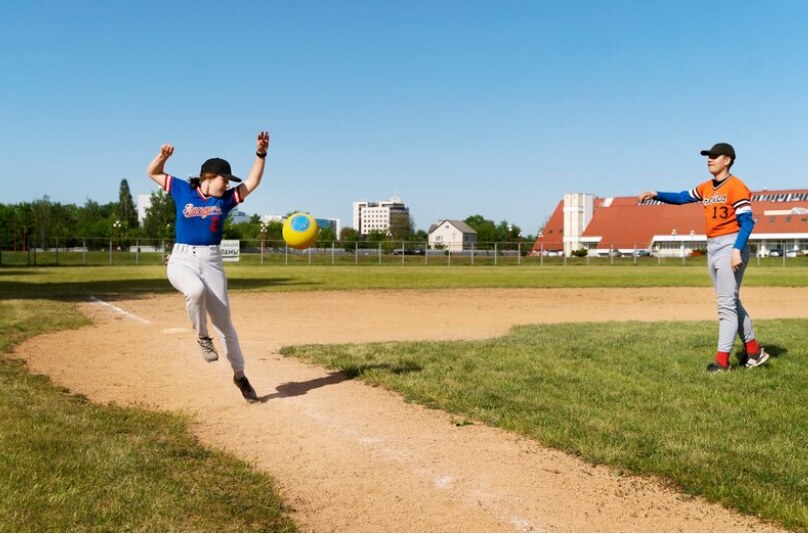 How to Play Outfield